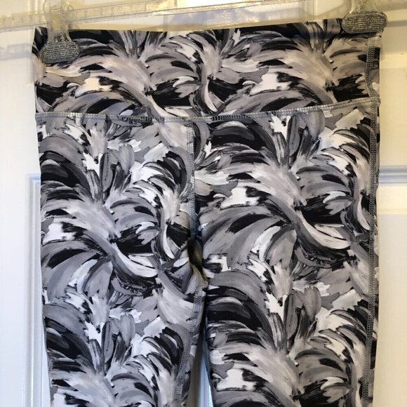 Marika Sport Black and Gray Print Capri Yoga Pants Size S EUC - Picture 3 of 9